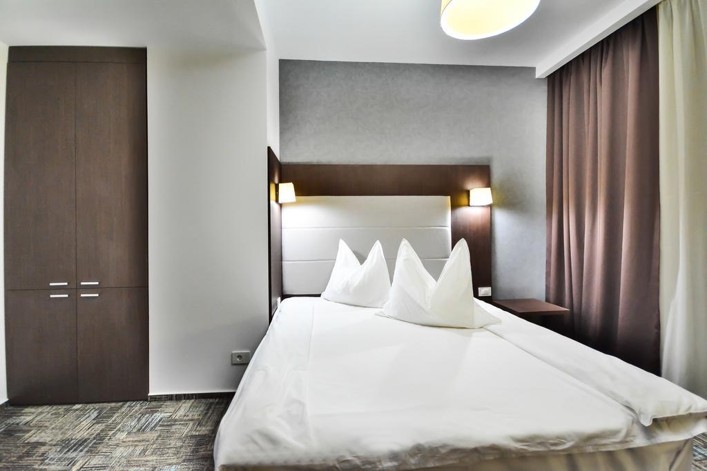 Hotel Europeca Craiova Buitenkant foto