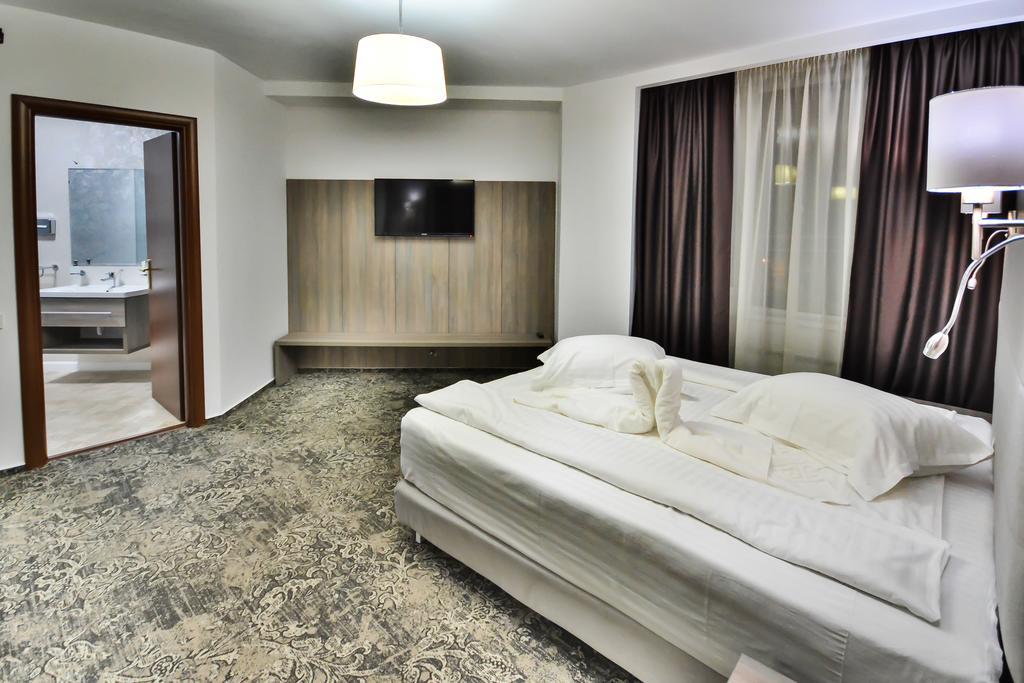 Hotel Europeca Craiova Buitenkant foto