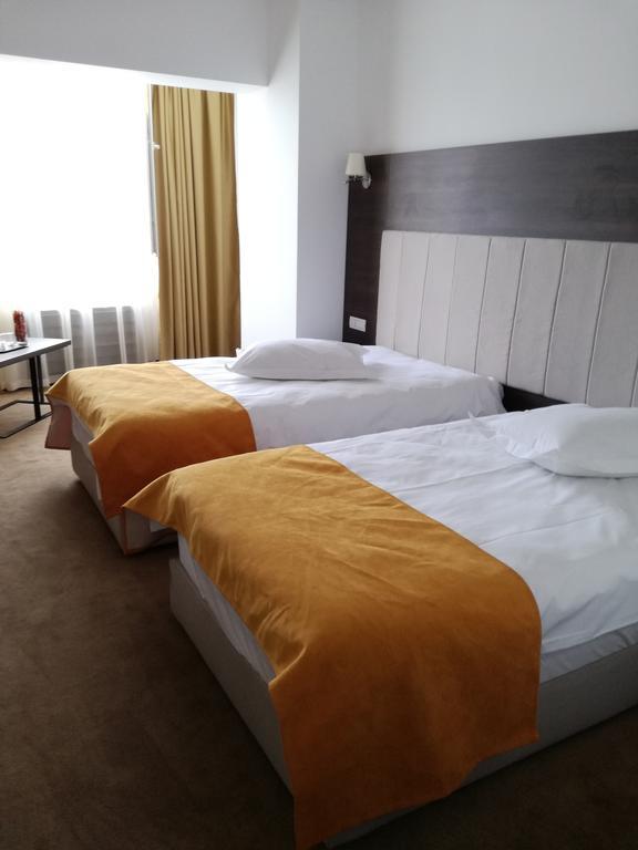 Hotel Europeca Craiova Buitenkant foto