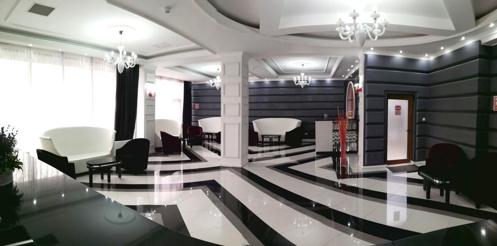 Hotel Europeca Craiova Buitenkant foto