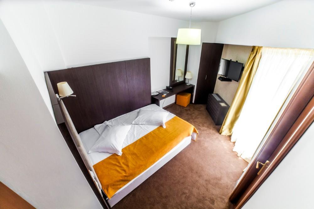Hotel Europeca Craiova Buitenkant foto