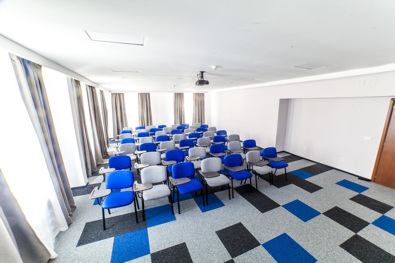 Hotel Europeca Craiova Buitenkant foto