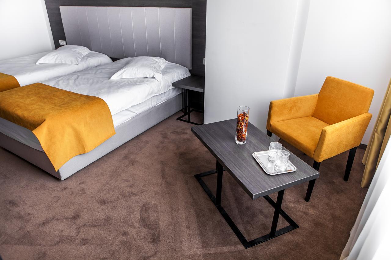Hotel Europeca Craiova Buitenkant foto