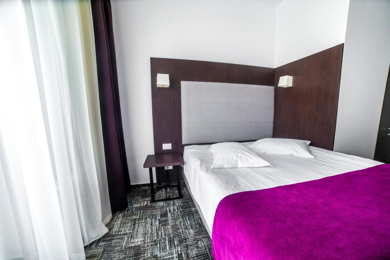 Hotel Europeca Craiova Buitenkant foto