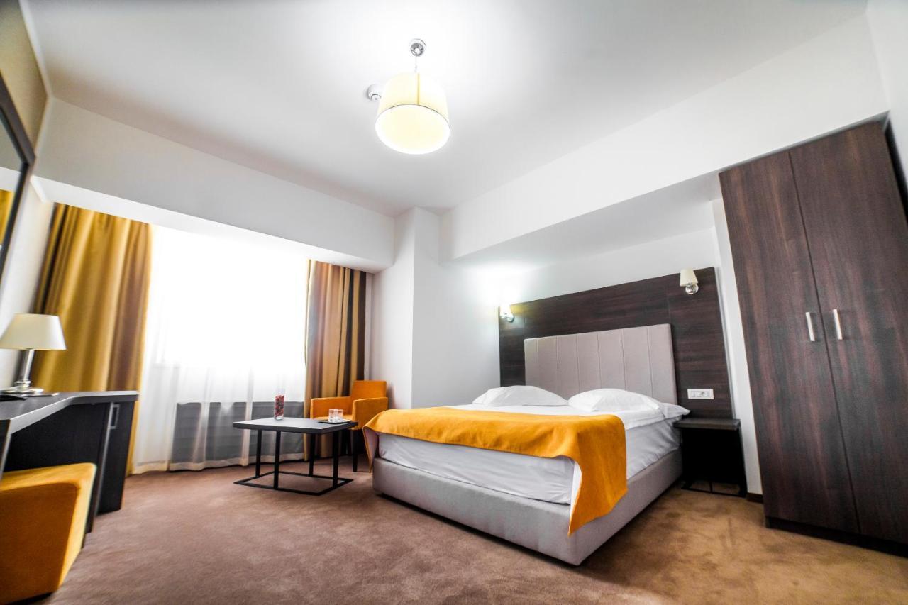 Hotel Europeca Craiova Buitenkant foto
