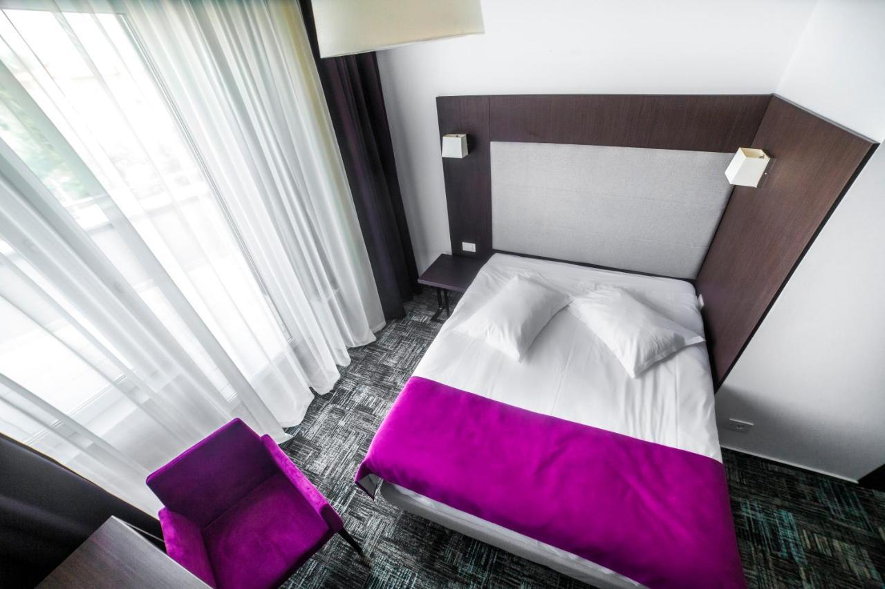 Hotel Europeca Craiova Buitenkant foto