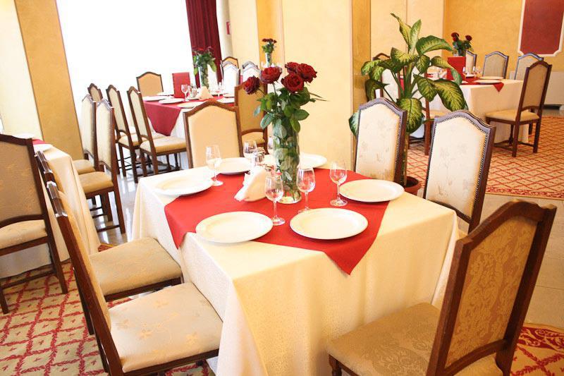 Hotel Europeca Craiova Buitenkant foto